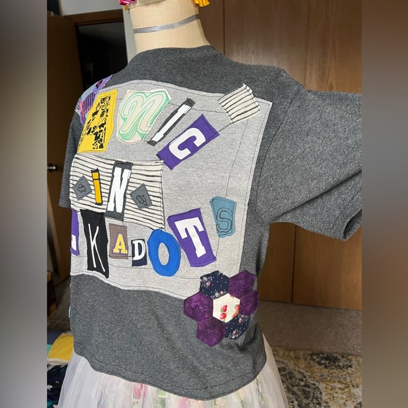 Ransom Note Letters Crop Tee - Picture 4 of 11